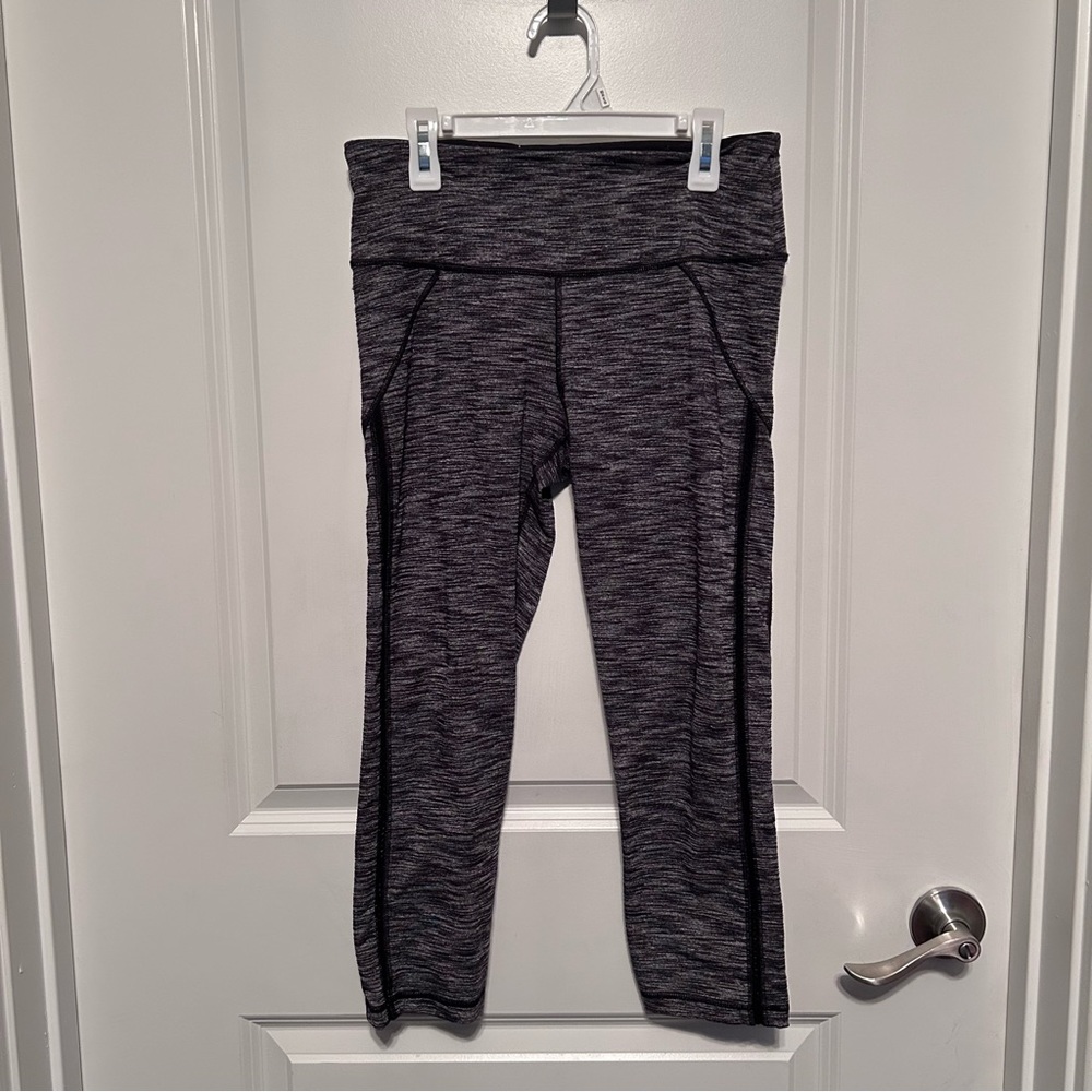 Victoria’s Secret Sport Dark Gray Black Heathered Capri Workout Leggings